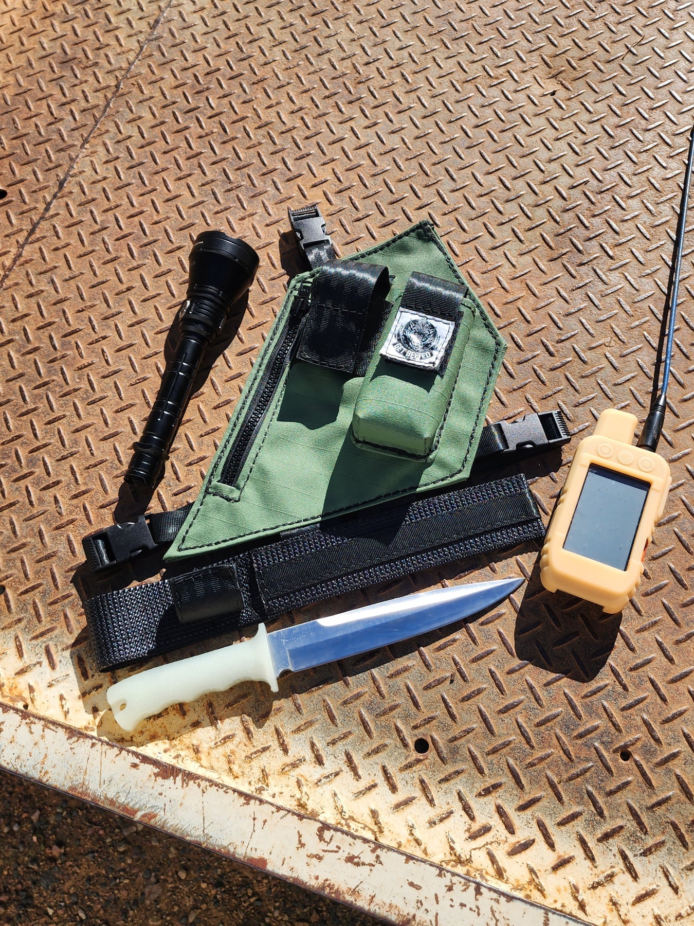 Get Belted GPS Chest Holster with Knife Sheath - Fraser Coast Outdoors