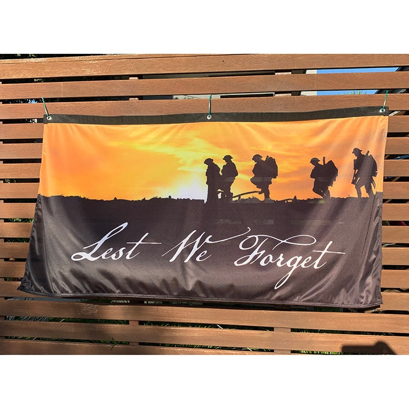 Lest We Forget Soldiers Horizontal Flag (Eyelets) 1500 x 750mm - Fraser Coast Outdoors